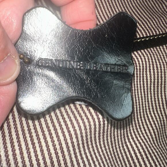 Joanel Black Leather Tote Bag with Front Pockets & Contrast Stitching - Picture 13 of 15